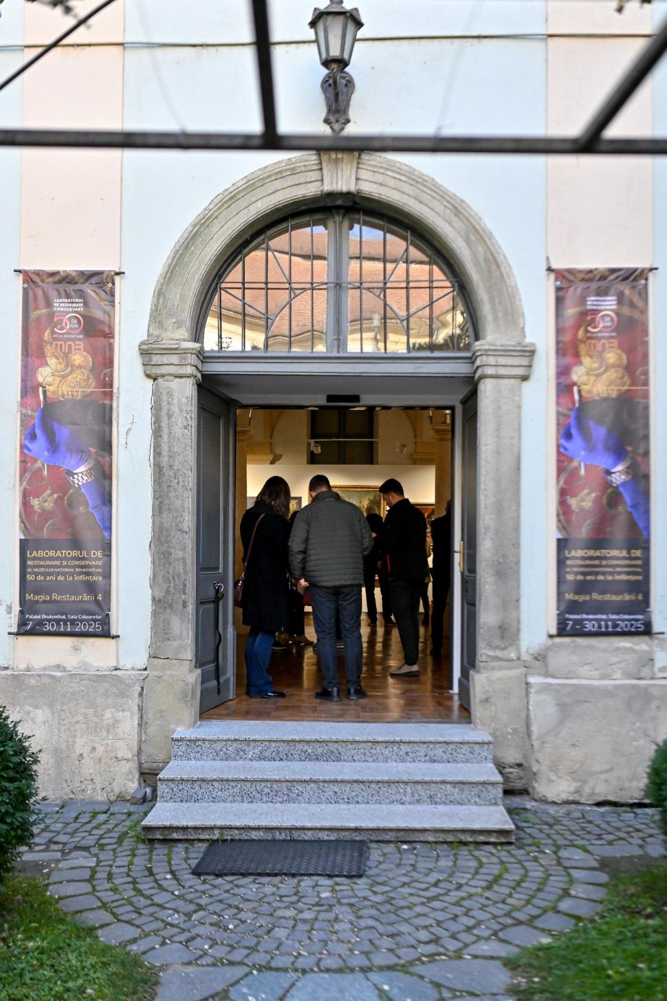 Restaurarea unui tablou vechi de 400 de ani la Muzeul Brukenthal dezvăluie o scenă biblică ascunsă sub un strat de vopsea neagră 1022399