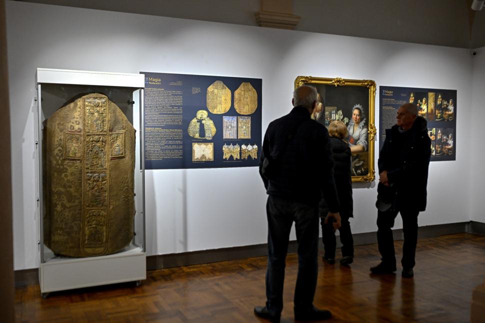 Restaurarea unui tablou vechi de 400 de ani la Muzeul Brukenthal dezvăluie o scenă biblică ascunsă sub un strat de vopsea neagră 1022401