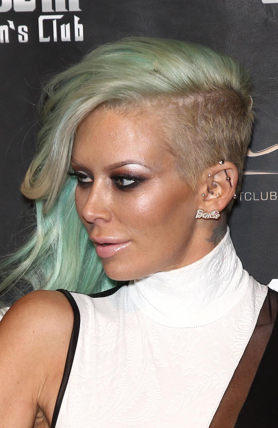 Acum, fosta vedetă de filme pentru adulți Jenna Jameson îi ajută pe alții „să-l găsească pe Iisus”: „Am fost cunoscută pentru păcat” 1022521