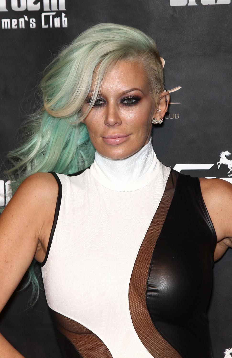 Acum, fosta vedetă de filme pentru adulți Jenna Jameson îi ajută pe alții „să-l găsească pe Iisus”: „Am fost cunoscută pentru păcat” 1022522