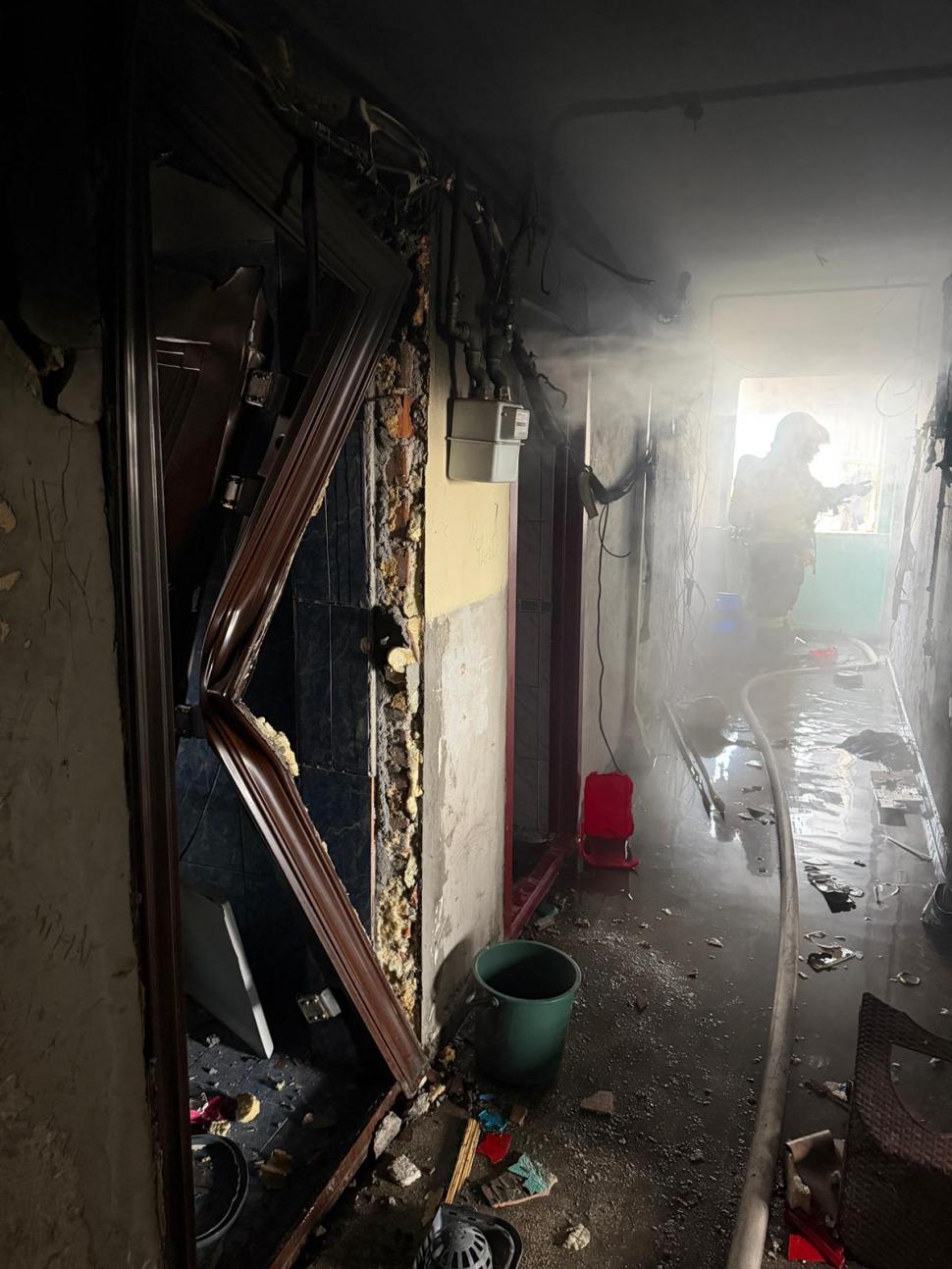 Explozie urmată de incendiu într-un bloc din Balș: Există victime. Mai multe garsoniere au fost distruse 1023040