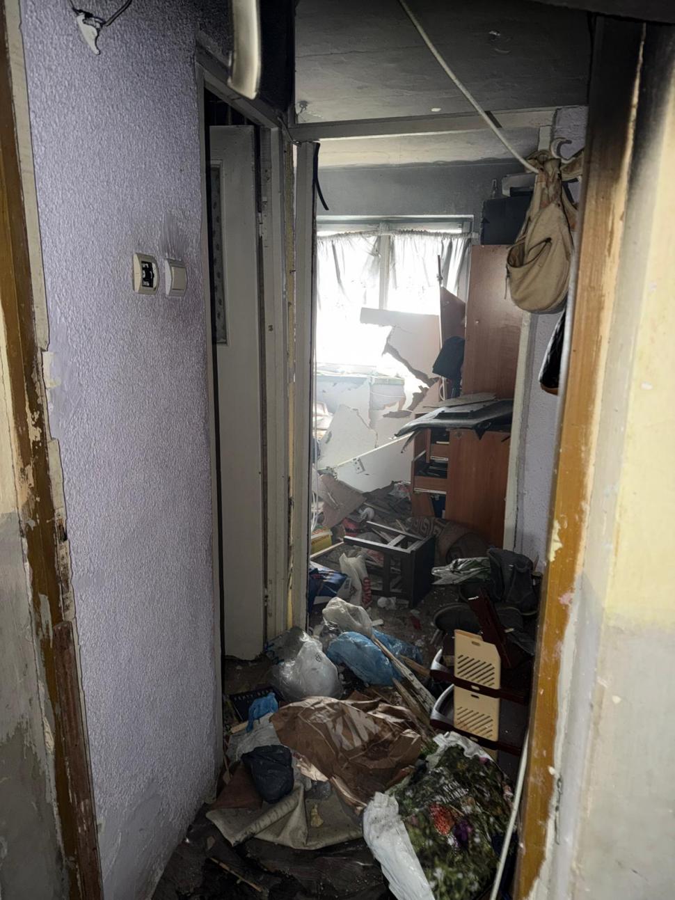 Explozie urmată de incendiu într-un bloc din Balș: Există victime. Mai multe garsoniere au fost distruse 1023042