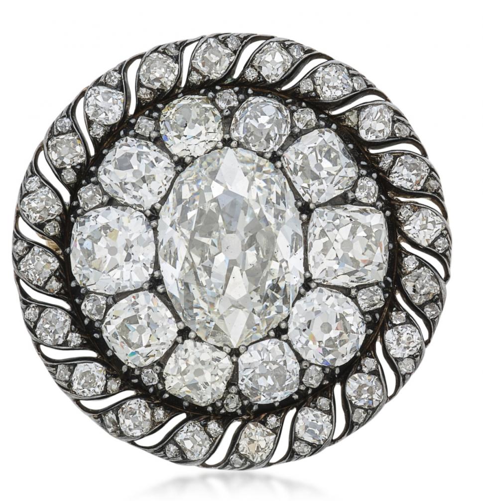 O broşă s-a vândut cu preţul record de 3,7 milioane de euro la „săptămâna luxului”, în Geneva. Fusese evaluată la 220.000 de euro 1023011