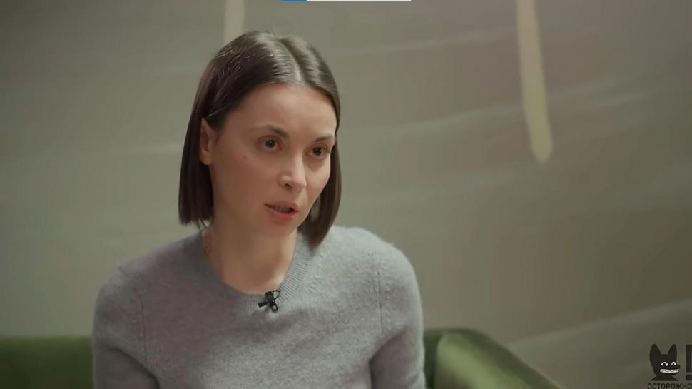 O doctoriță esteticiană din Rusia, vedetă pe internet, a fost trimisă pe front pentru că i-a greșit operația la pleoape unei paciente 1023094