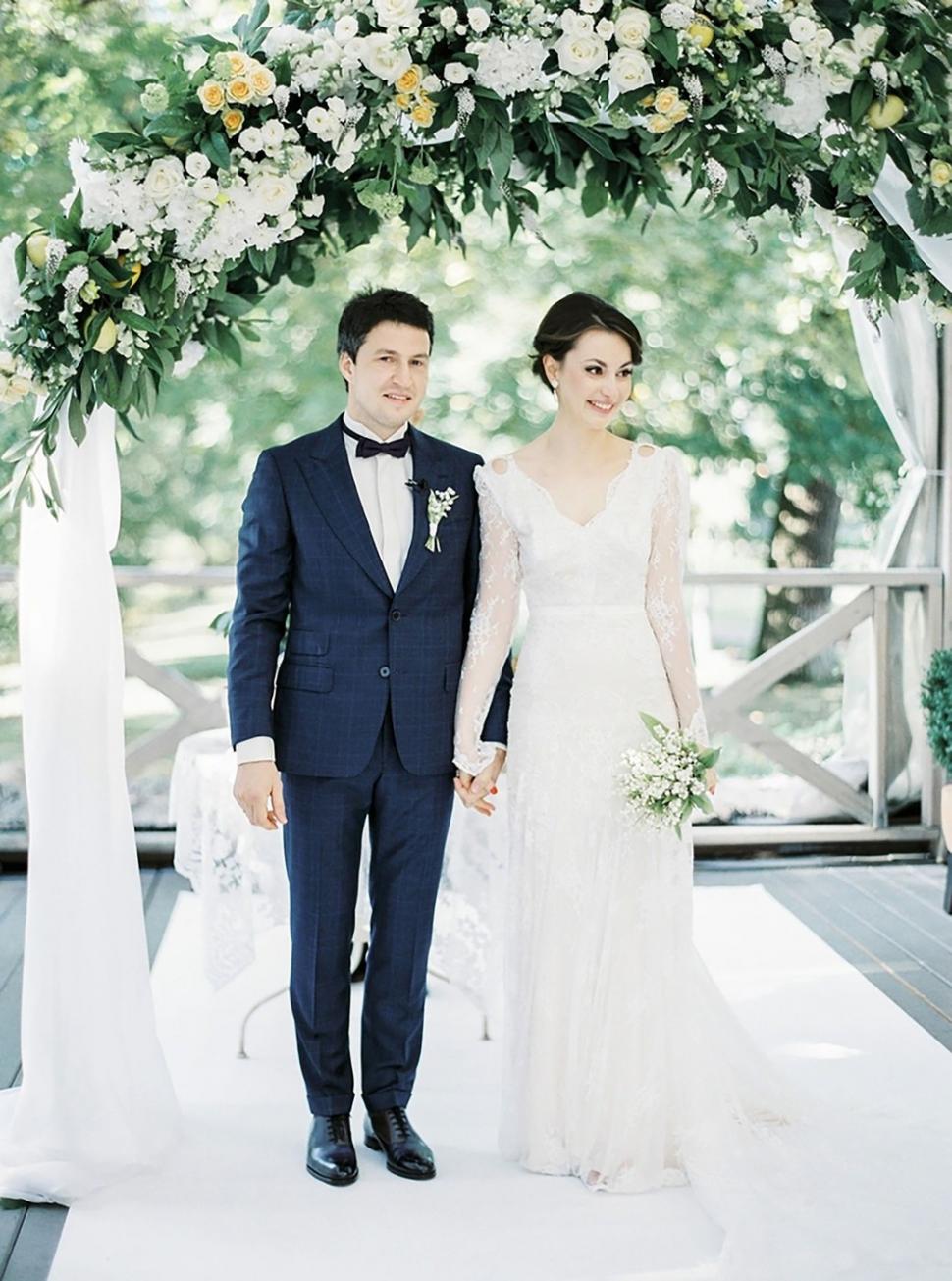 O doctoriță esteticiană din Rusia, vedetă pe internet, a fost trimisă pe front pentru că i-a greșit operația la pleoape unei paciente 1023095