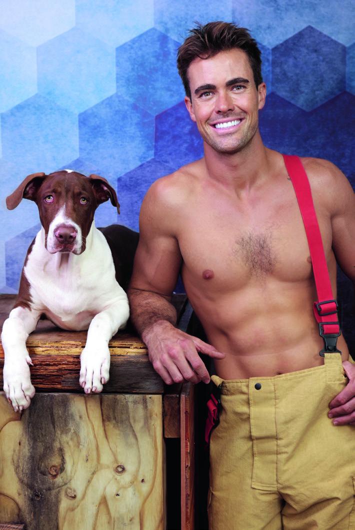 Pompierii australieni și-au dat jos din nou cămășile și au pozat cu pisicuțe și cățeluși în brațe pentru o cauză nobilă 1023240