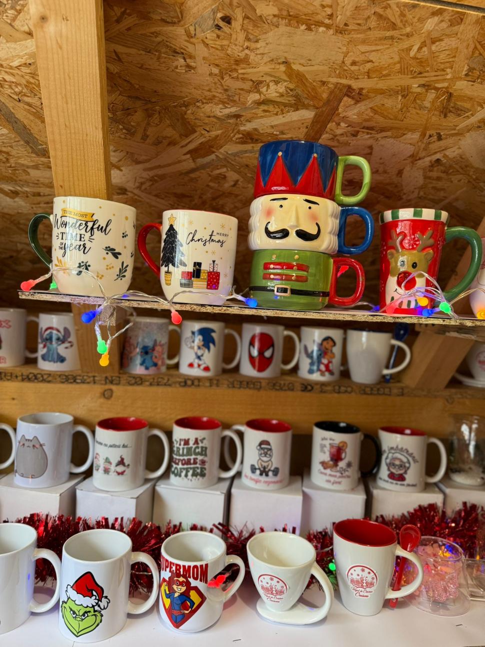 S-a deschis Târgul de Crăciun de la Craiova. Programul din 2025, prețuri, concerte și alte informații utile: Va ninge în fiecare seară 1023373