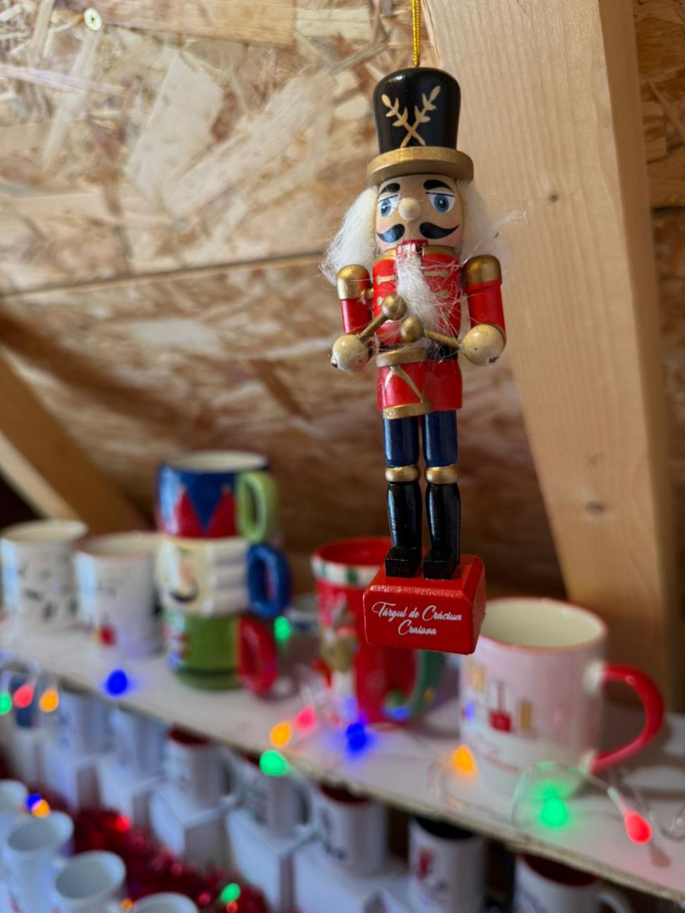 S-a deschis Târgul de Crăciun de la Craiova. Programul din 2025, prețuri, concerte și alte informații utile: Va ninge în fiecare seară 1023374