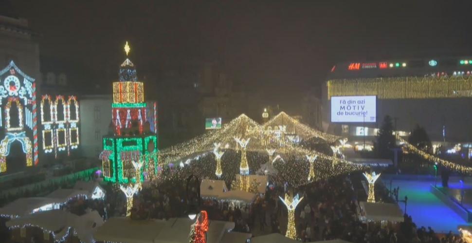 Zeci de mii de oameni au participat la deschiderea Târgului de Crăciun de la Craiova. Moşul s-a dat pe tiroliană, spre bucuria tuturor 1023609