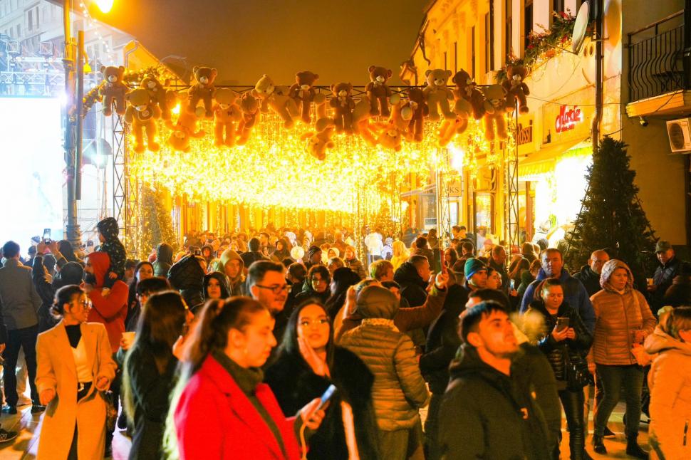 Cum arată Târgul de Crăciun din Craiova. Peste 100.000 de oameni i-au trecut pragul în prima zi 1023679