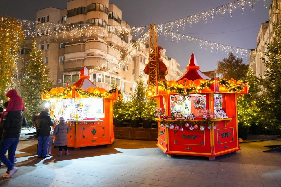 Cum arată Târgul de Crăciun din Craiova. Peste 100.000 de oameni i-au trecut pragul în prima zi 1023685