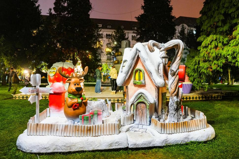 Cum arată Târgul de Crăciun din Craiova. Peste 100.000 de oameni i-au trecut pragul în prima zi 1023689