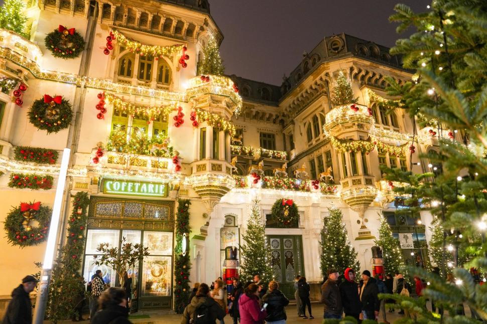 Cum arată Târgul de Crăciun din Craiova. Peste 100.000 de oameni i-au trecut pragul în prima zi 1023697