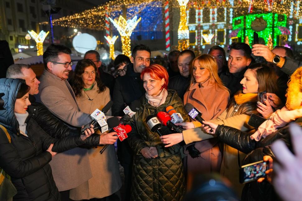 Cum arată Târgul de Crăciun din Craiova. Peste 100.000 de oameni i-au trecut pragul în prima zi 1023721