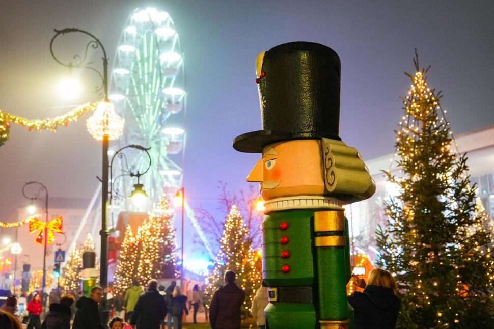 Cum arată Târgul de Crăciun din Craiova. Peste 100.000 de oameni i-au trecut pragul în prima zi 1023722