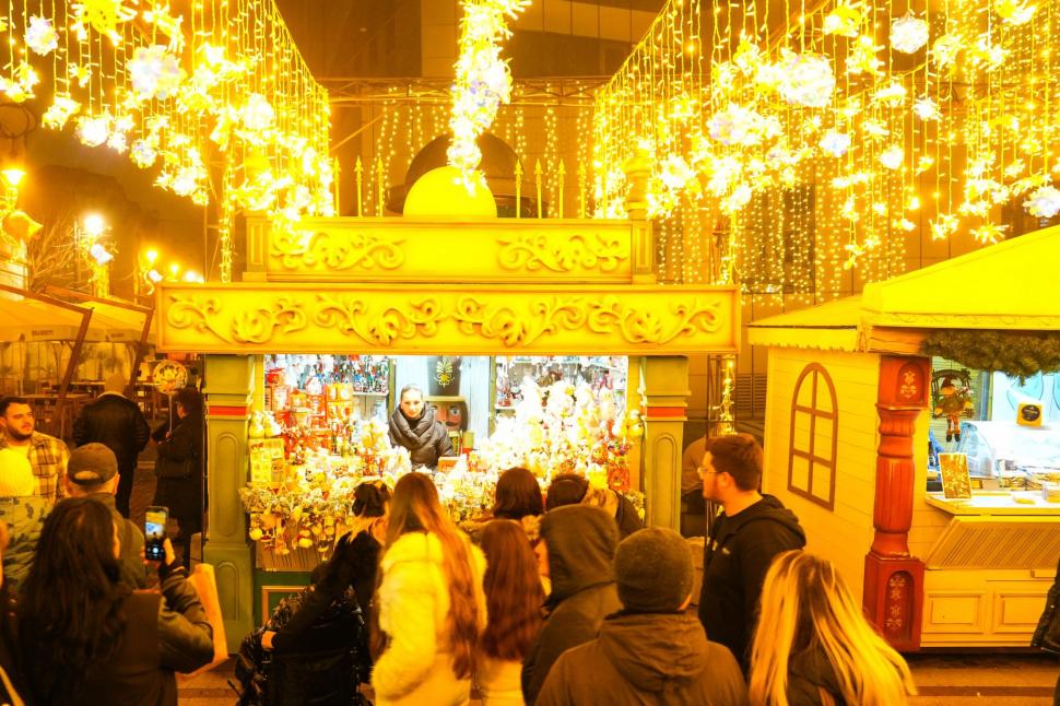 Cum arată Târgul de Crăciun din Craiova. Peste 100.000 de oameni i-au trecut pragul în prima zi 1023723