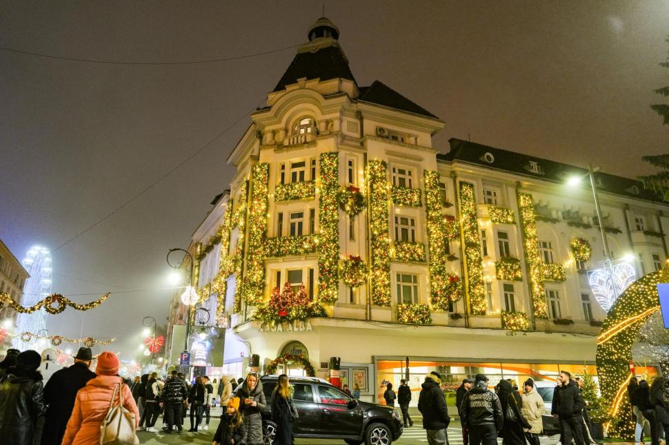 Cum arată Târgul de Crăciun din Craiova. Peste 100.000 de oameni i-au trecut pragul în prima zi 1023724