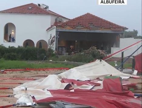 Imagini apocaliptice după o tornadă formată în Portugalia: 3 morţi şi 28 de răniţi 1023782
