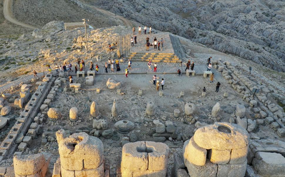 Povestea regelui care și-a ridicat propriul templu al nemuririi. Muntele Nemrut ascunde un mister vechi de 2.000 de ani 1022842