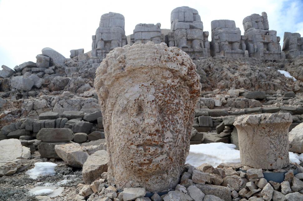 Povestea regelui care și-a ridicat propriul templu al nemuririi. Muntele Nemrut ascunde un mister vechi de 2.000 de ani 1022844