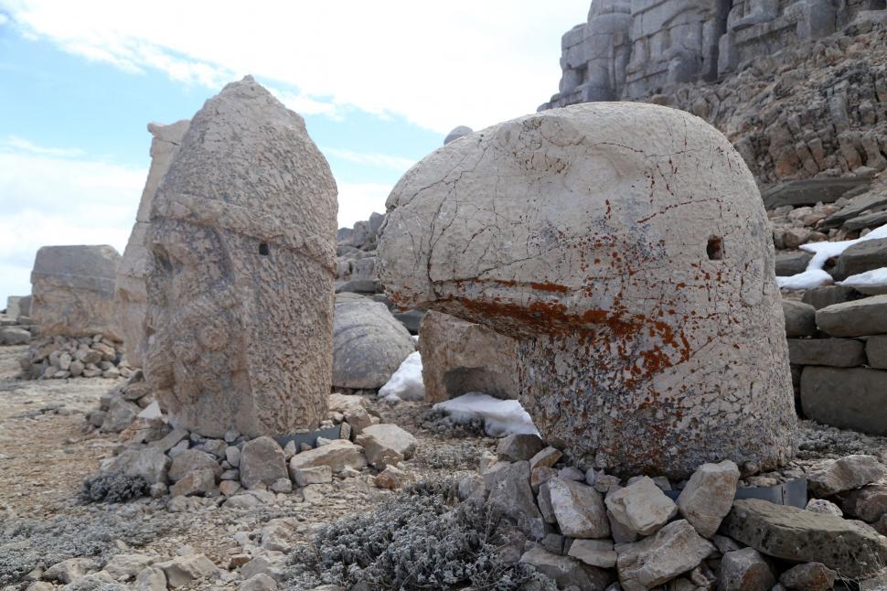 Povestea regelui care și-a ridicat propriul templu al nemuririi. Muntele Nemrut ascunde un mister vechi de 2.000 de ani 1022845