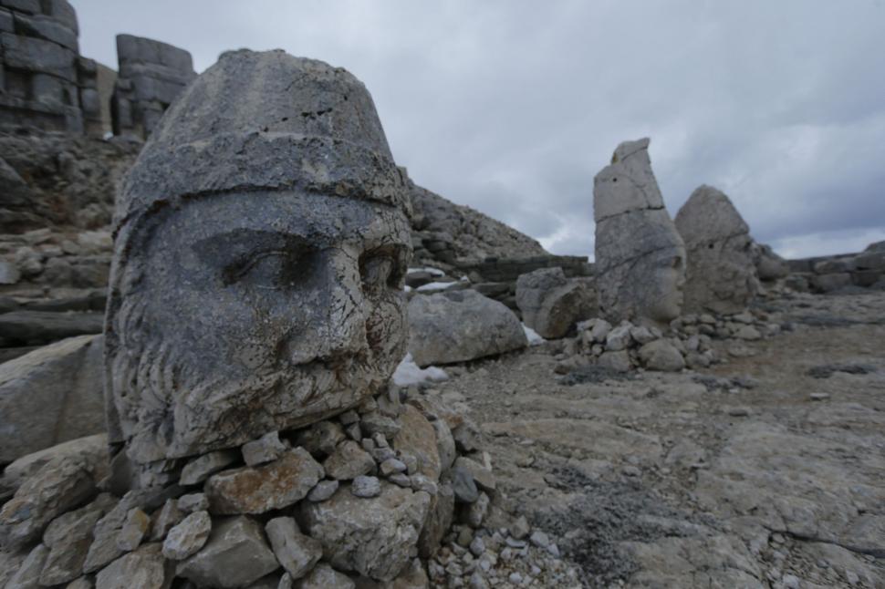 Povestea regelui care și-a ridicat propriul templu al nemuririi. Muntele Nemrut ascunde un mister vechi de 2.000 de ani 1022846