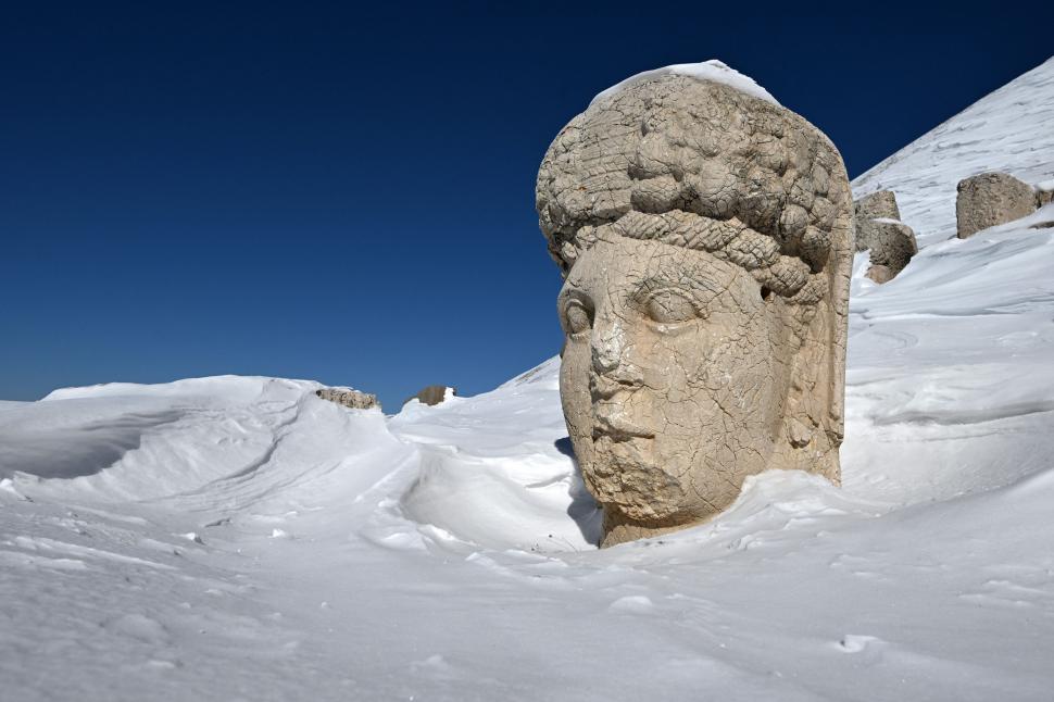 Povestea regelui care și-a ridicat propriul templu al nemuririi. Muntele Nemrut ascunde un mister vechi de 2.000 de ani 1022850