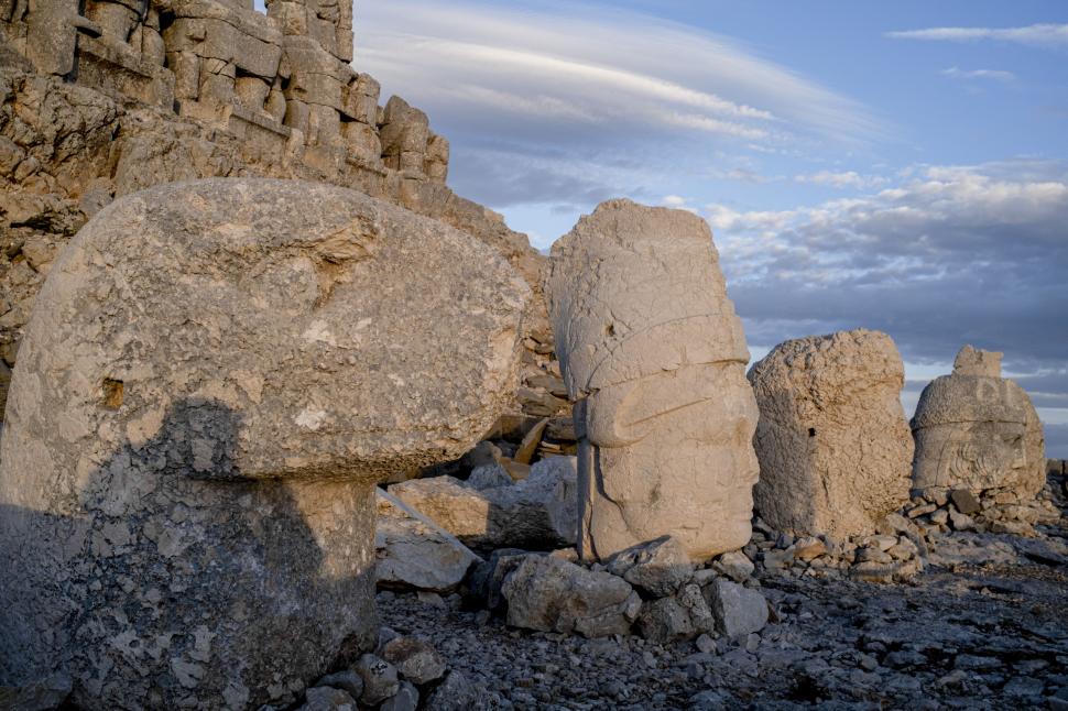 Povestea regelui care și-a ridicat propriul templu al nemuririi. Muntele Nemrut ascunde un mister vechi de 2.000 de ani 1022866