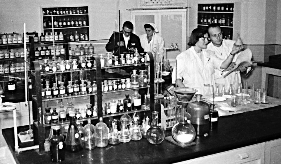 Așa arăta fabrica Nivea din Brașov, în 1954: Imagini de arhivă și istoria fascinantă a cunoscutului laborator de creme din România 1023057