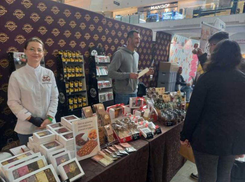Ciocolată cu jumări, cu leuștean sau colivă şi parfumuri cu aromă de palincă și dulceață la Festivalul Ciocolatei din Iaşi 1023891