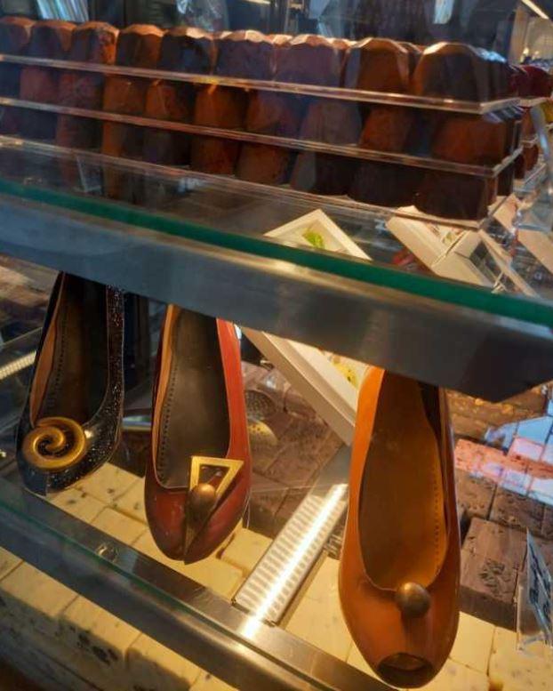 Ciocolată cu jumări, cu leuștean sau colivă şi parfumuri cu aromă de palincă și dulceață la Festivalul Ciocolatei din Iaşi 1023893