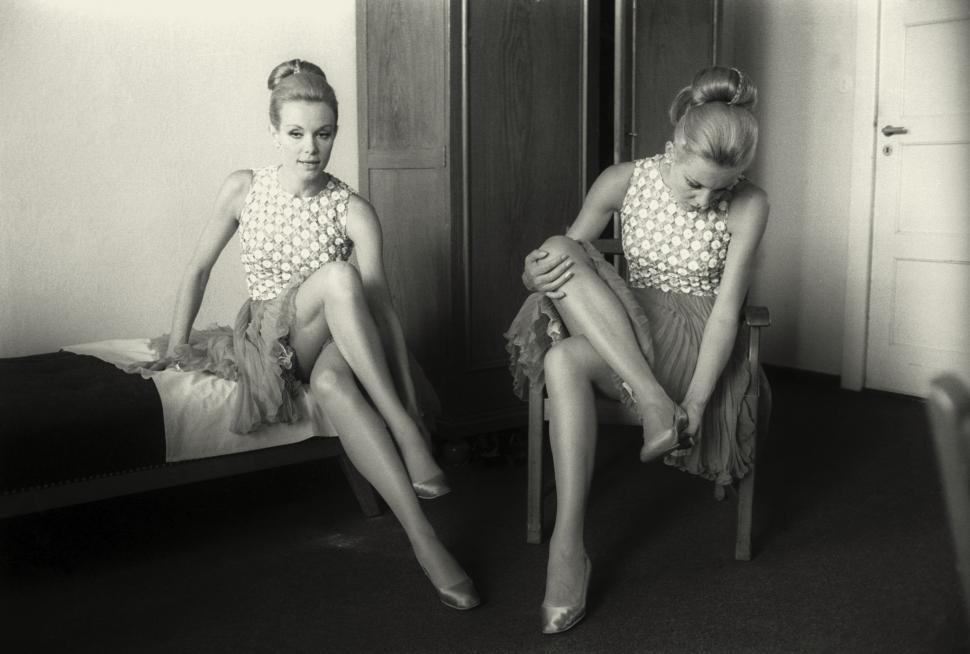 Celebrele gemene Alice şi Ellen Kessler au murit în acelaşi timp. Spuneau că îşi doresc ca cenuşa lor să fie în aceeași urnă 1024156