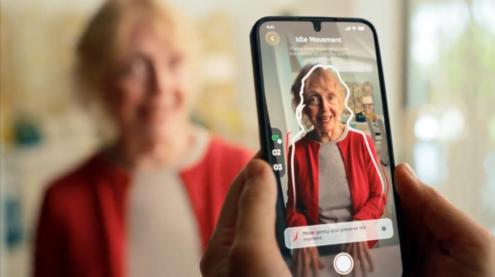 O companie de AI a lansat o aplicație prin care poți vorbi cu oamenii dragi care au murit. Un fost star Disney e fondatorul 1023958