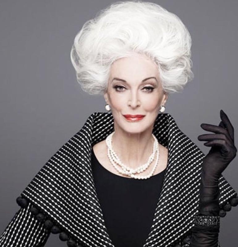 Carmen are 94 de ani și încă lucrează ca fotomodel. A apărut de curând pe coperta Vogue 1024319