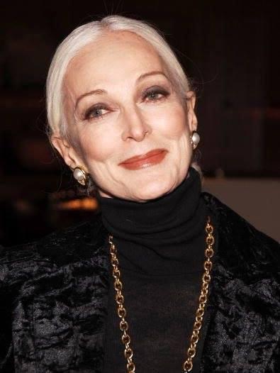 Carmen are 94 de ani și încă lucrează ca fotomodel. A apărut de curând pe coperta Vogue 1024324