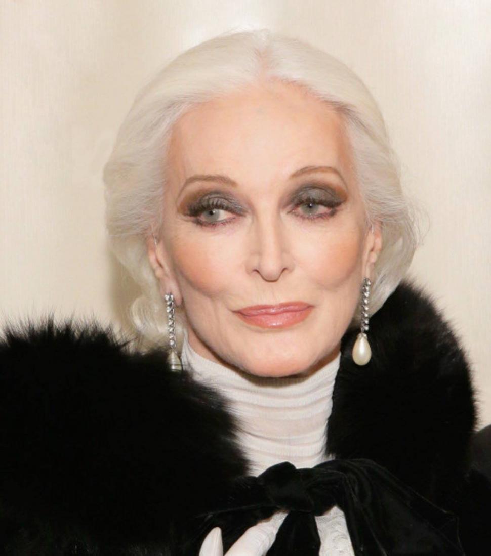 Carmen are 94 de ani și încă lucrează ca fotomodel. A apărut de curând pe coperta Vogue 1024325