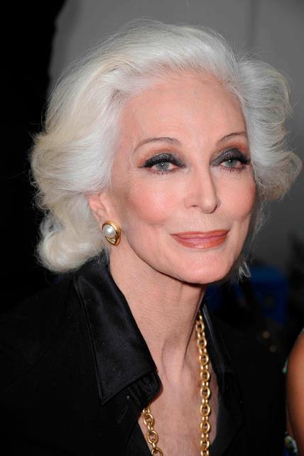 Carmen are 94 de ani și încă lucrează ca fotomodel. A apărut de curând pe coperta Vogue 1024327