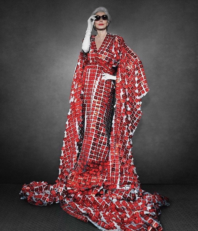 Carmen are 94 de ani și încă lucrează ca fotomodel. A apărut de curând pe coperta Vogue 1024337