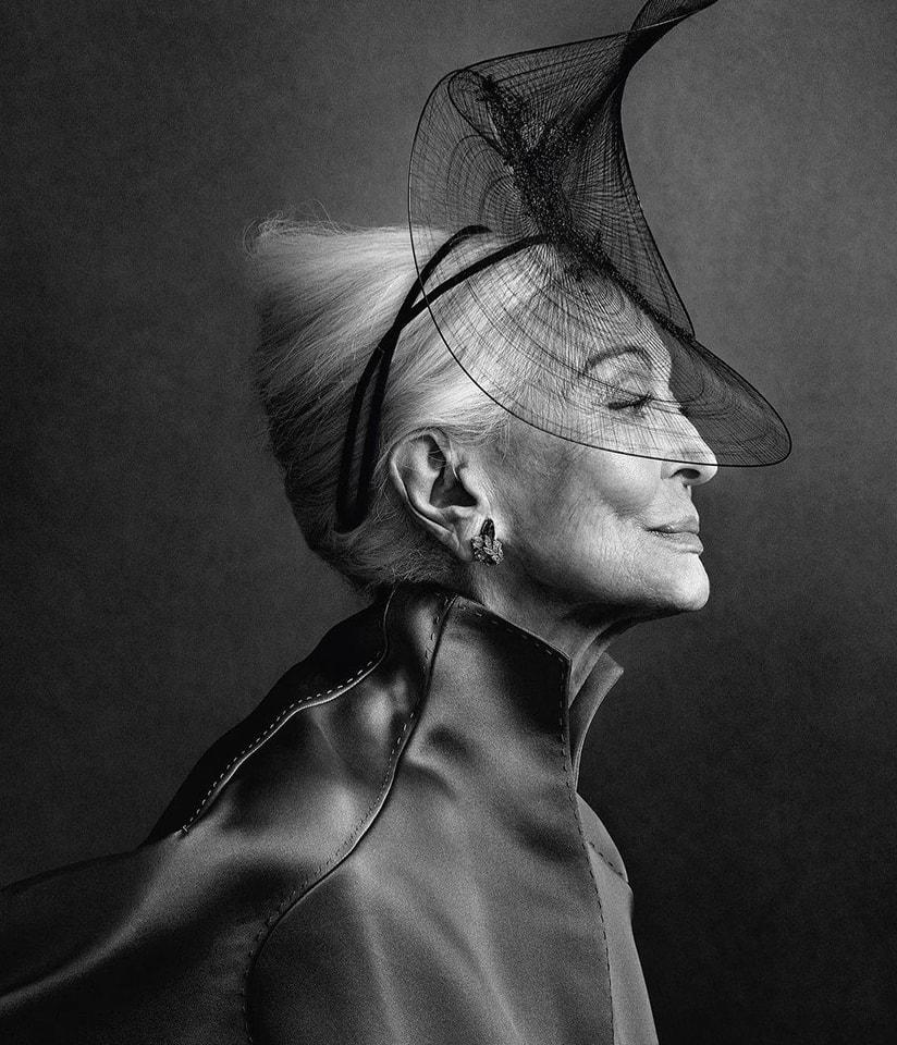 Carmen are 94 de ani și încă lucrează ca fotomodel. A apărut de curând pe coperta Vogue 1024341