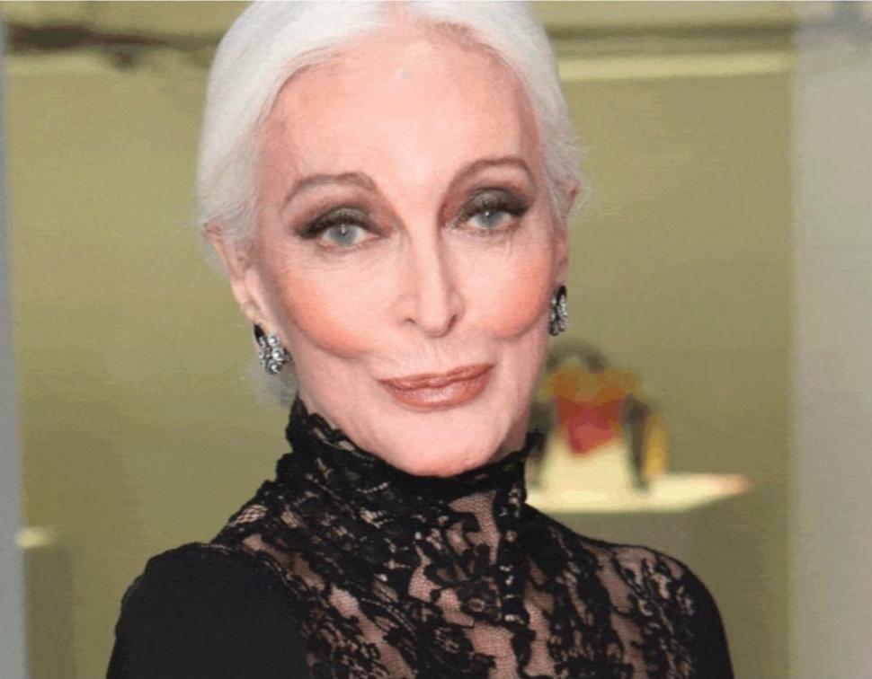 Carmen are 94 de ani și încă lucrează ca fotomodel. A apărut de curând pe coperta Vogue 1024346