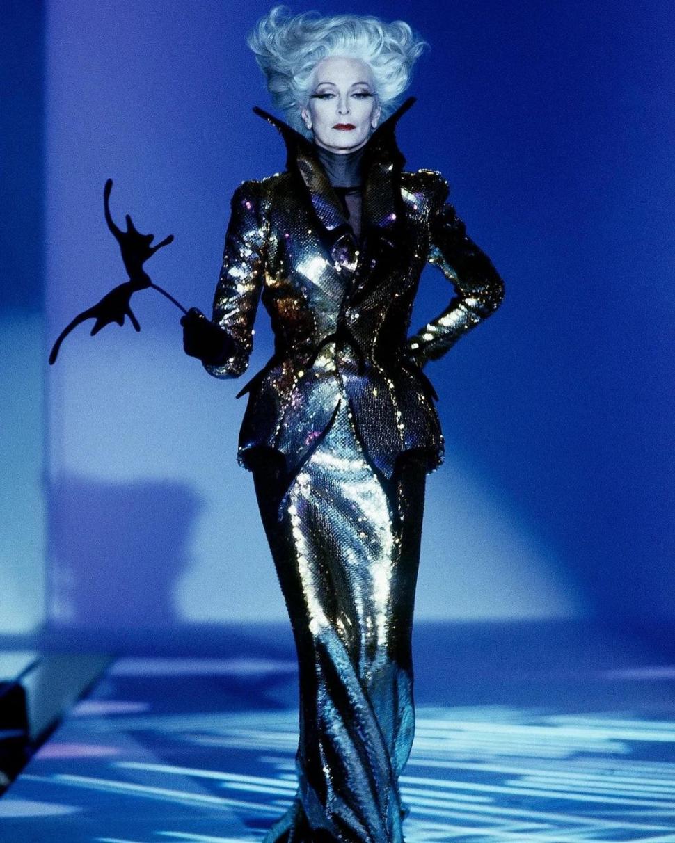 Carmen are 94 de ani și încă lucrează ca fotomodel. A apărut de curând pe coperta Vogue 1024347