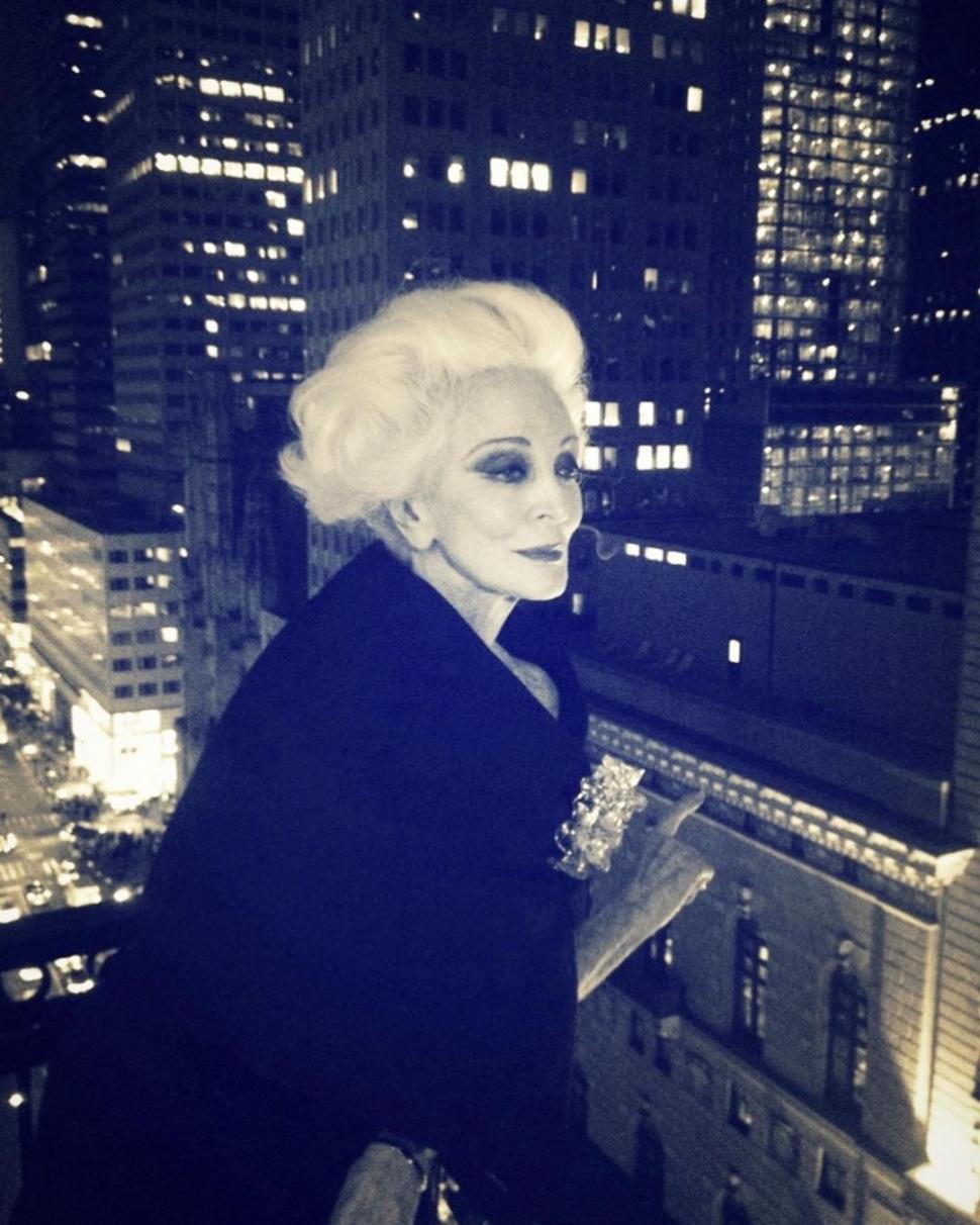 Carmen are 94 de ani și încă lucrează ca fotomodel. A apărut de curând pe coperta Vogue 1024349