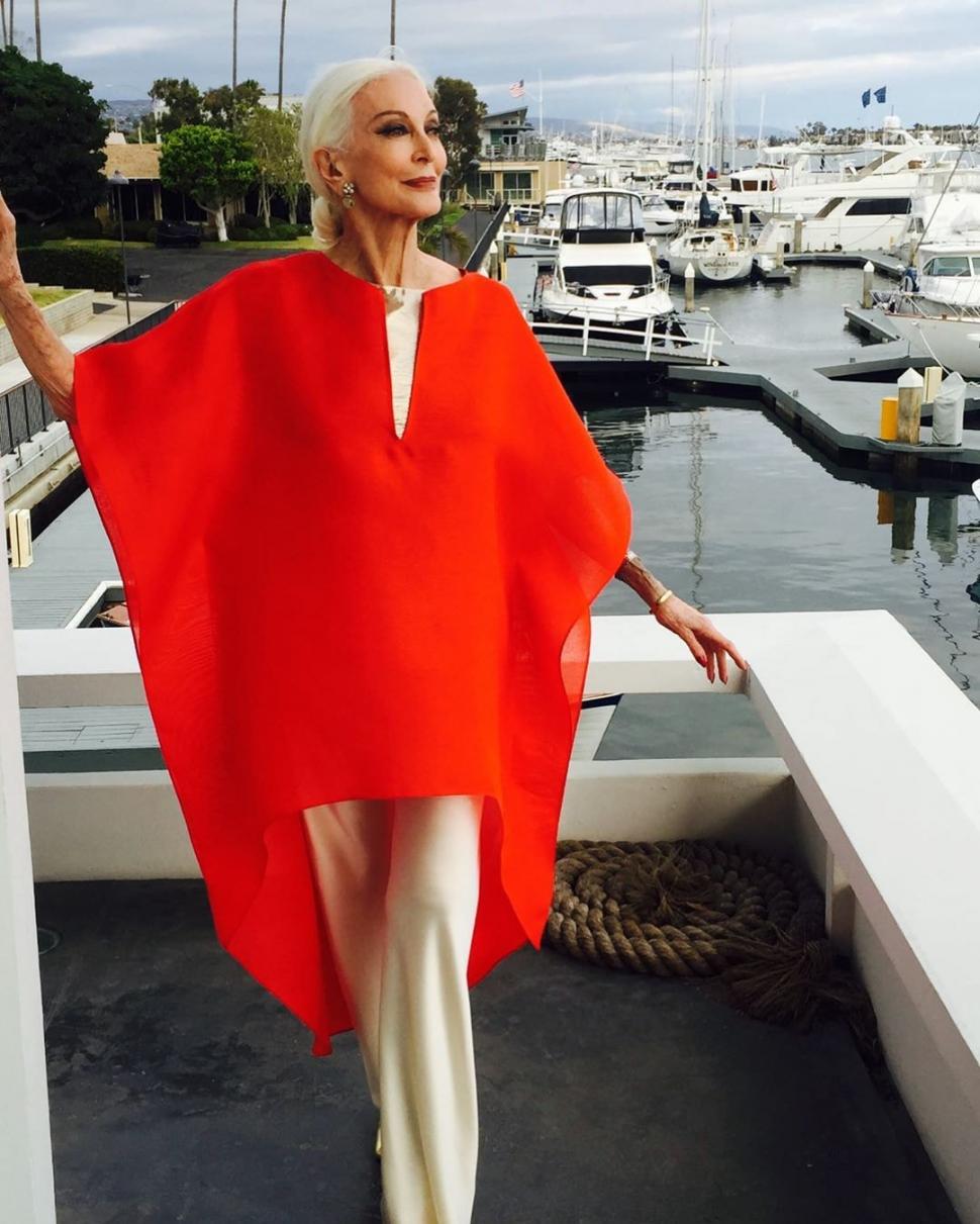 Carmen are 94 de ani și încă lucrează ca fotomodel. A apărut de curând pe coperta Vogue 1024359