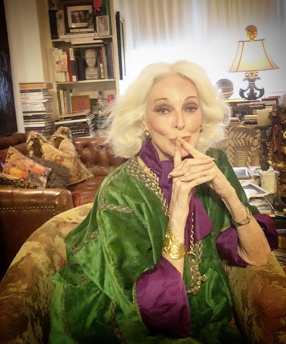 Carmen are 94 de ani și încă lucrează ca fotomodel. A apărut de curând pe coperta Vogue 1024364