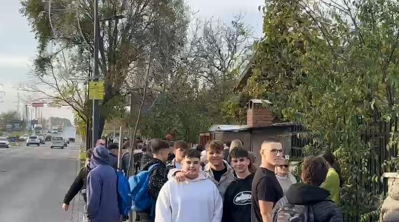Panică în Constanța, după ce o mașină a intrat într-o țeavă de gaz. Un liceu a fost evacuat. Alimentarea cu gaze în zonă a fost oprită 1024234