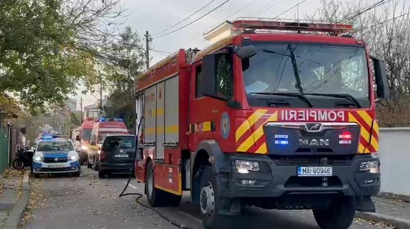 Panică în Constanța, după ce o mașină a intrat într-o țeavă de gaz. Un liceu a fost evacuat. Alimentarea cu gaze în zonă a fost oprită 1024235