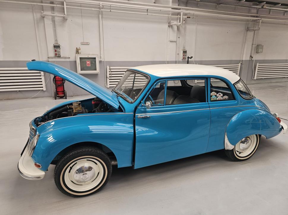 Un model DKW 3=6 Sonderklasse, construit de predecesorul AUDI în urmă cu 65 de ani, a intrat pe poarta RAR Grivița 1024268
