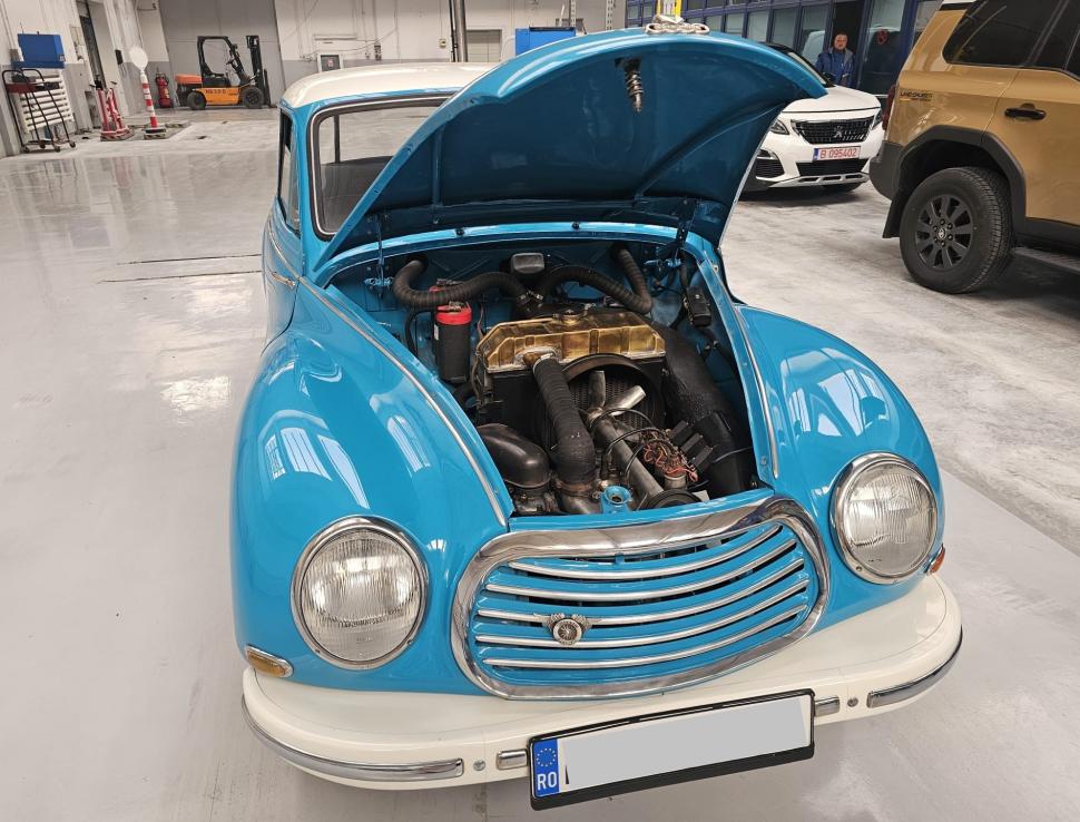 Un model DKW 3=6 Sonderklasse, construit de predecesorul AUDI în urmă cu 65 de ani, a intrat pe poarta RAR Grivița 1024275