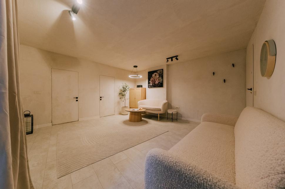 Prima tranzacţie imobiliară din România plătită în criptomonede, la Brașov: Cum arată apartamentul din centru cumpărat cu euro virtuali 1024587