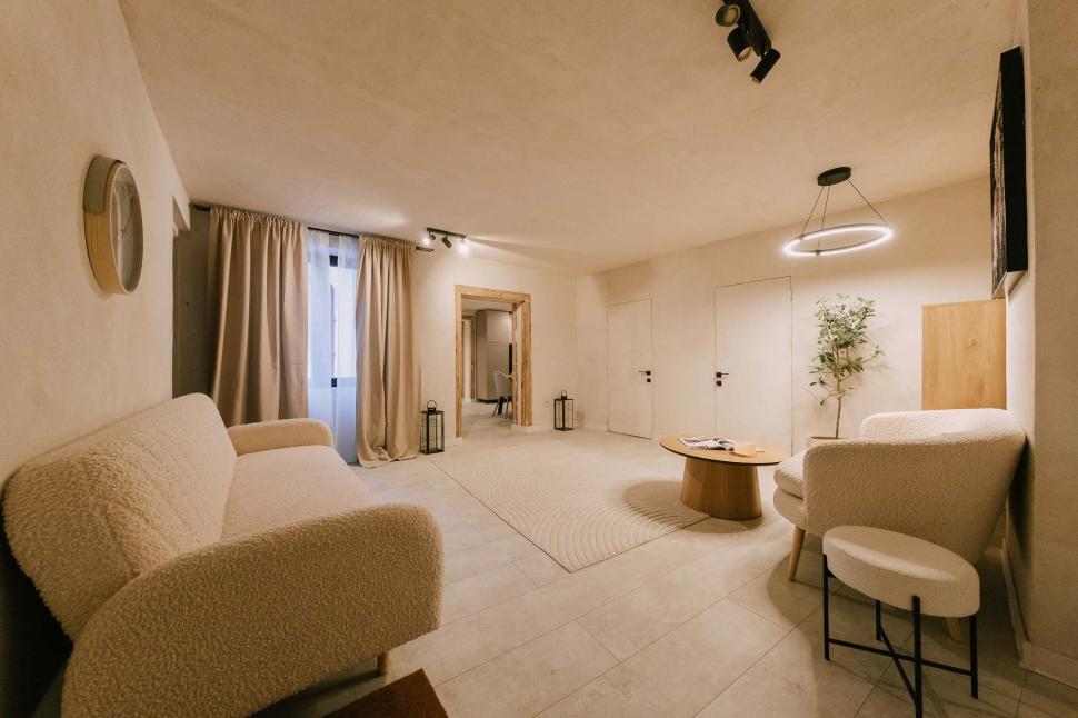 Prima tranzacţie imobiliară din România plătită în criptomonede, la Brașov: Cum arată apartamentul din centru cumpărat cu euro virtuali 1024588